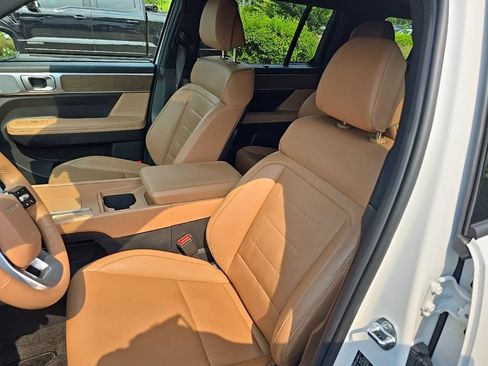 Certified 2025 Hyundai Santa Fe Limited AWD/4WD image 12