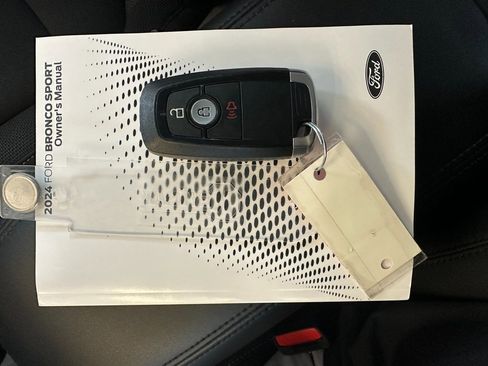 Used 2024 Ford Bronco Sport Badlands image 8