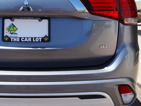 Used 2022 Mitsubishi Outlander SEL image 21