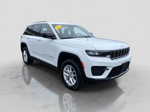 Certified 2025 Jeep Grand Cherokee Laredo X AWD/4WD image 9