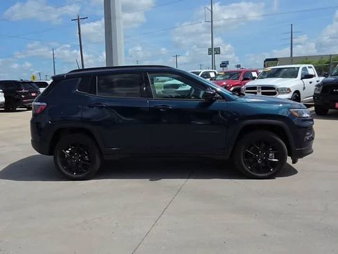 New 2026 Jeep Compass Latitude AWD/4WD image 9