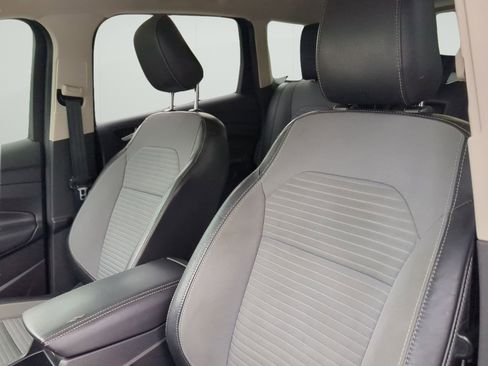 Used 2019 Ford Escape SE FWD image 10