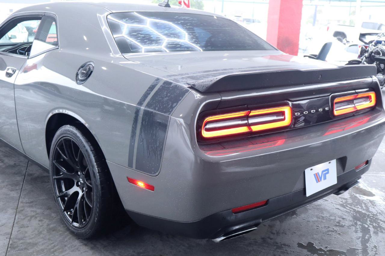Used 2018 Dodge Challenger R/T Scat Pack w/ Dynamics Package RWD image 10