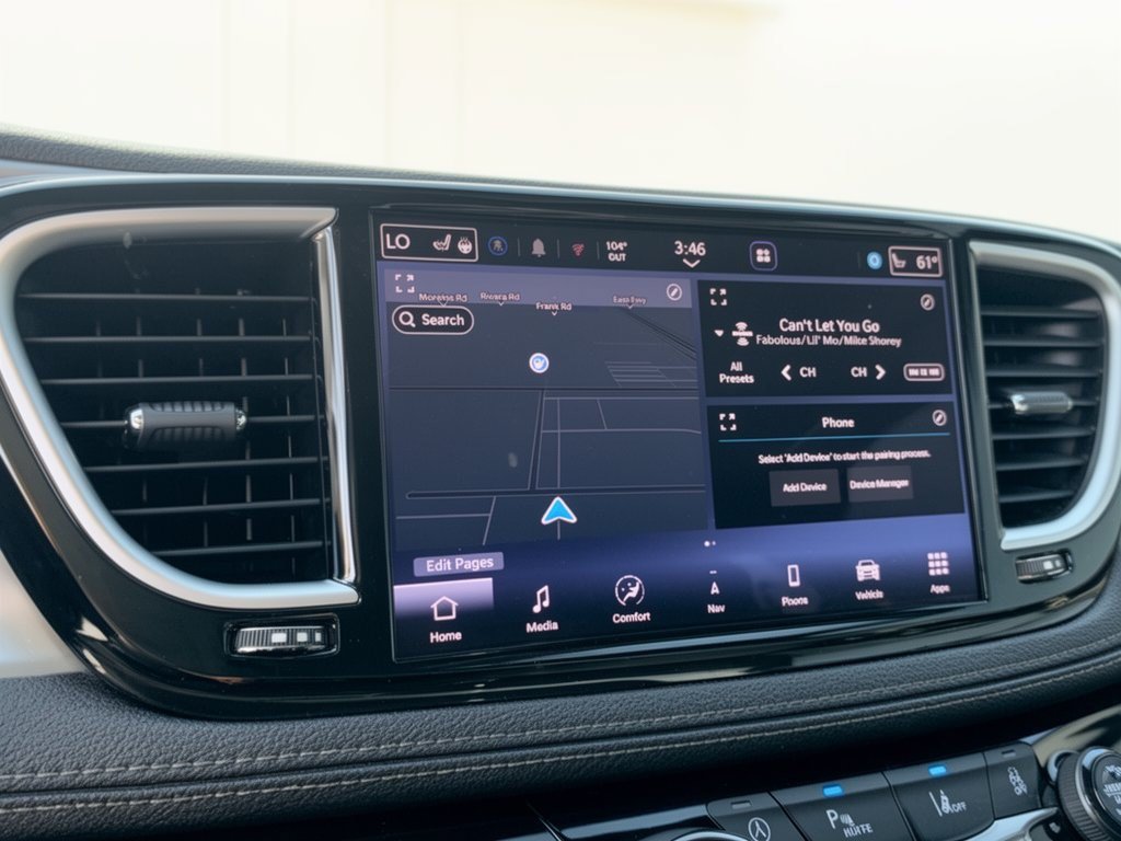 Used 2025 Chrysler Pacifica Limited FWD image 23