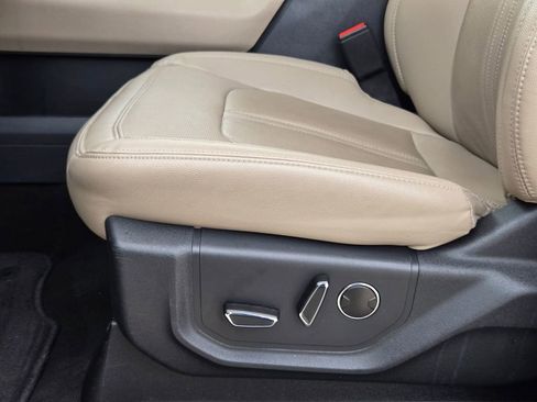 Used 2024 Ford Expedition Limited AWD/4WD image 14