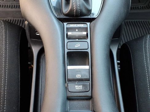 Used 2024 Honda HR-V LX image 13