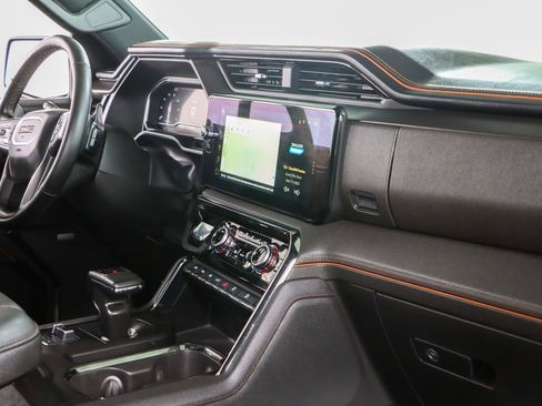 Used 2024 GMC Sierra 1500 AT4 w/ Technology Package AWD/4WD image 30