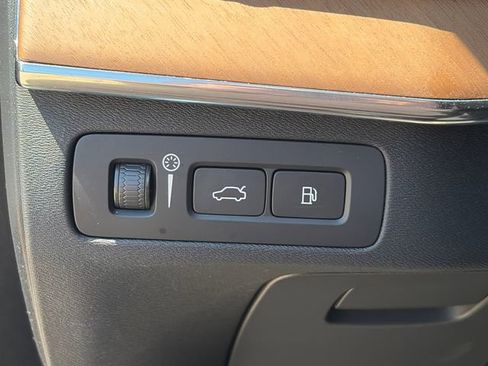 Used 2022 Volvo XC90 T8 Inscription Expression w/ Advanced Package image 18