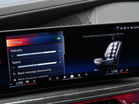 Certified 2024 BMW i7 eDrive50 w/ Executive Package RWD image 19