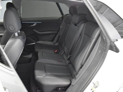 Used 2023 Audi Q8 Premium Plus w/ Premium Plus Package AWD/4WD image 32