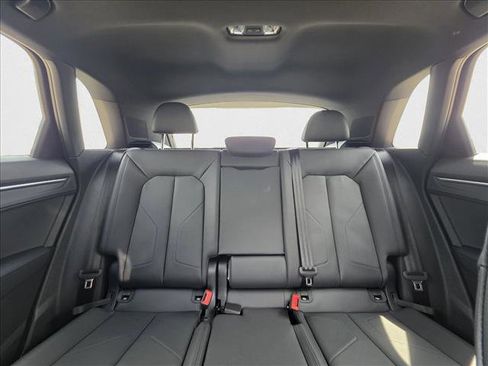 New 2025 Audi Q3 2.0T Premium image 16