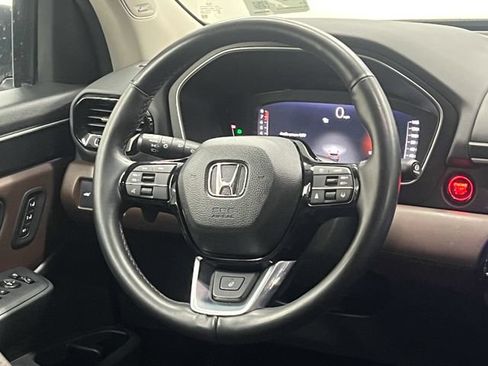 Used 2025 Honda Pilot Elite image 15