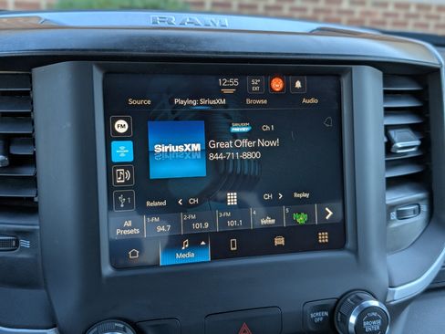 Used 2024 RAM 2500 Big Horn w/ Bed Utility Group image 27