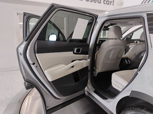 Used 2025 Kia Sorento S w/ Panoramic Sunroof Package FWD image 49
