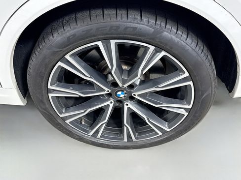 Used 2021 BMW X7 M50i image 31