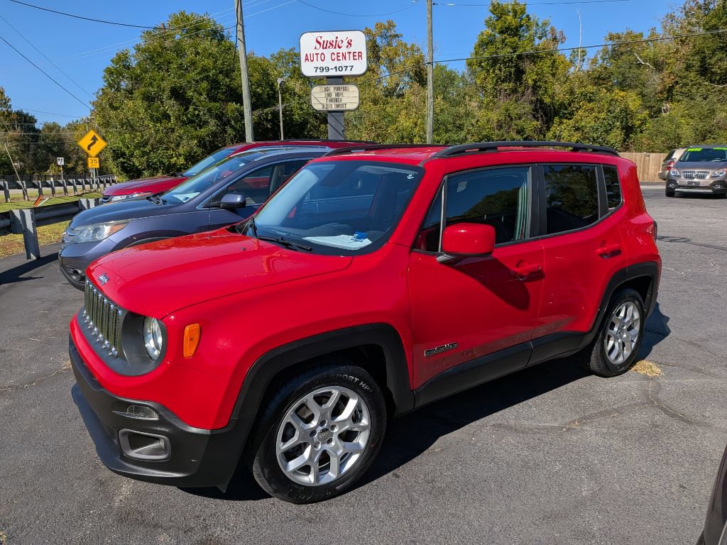 Used 2015 Jeep Renegade Latitude w/ Cold Weather Group FWD image 2