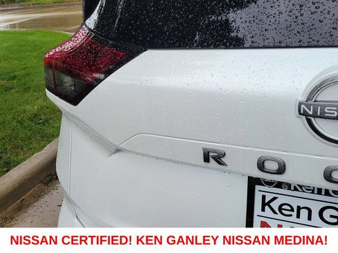 Certified 2026 Nissan Rogue SV AWD/4WD image 16