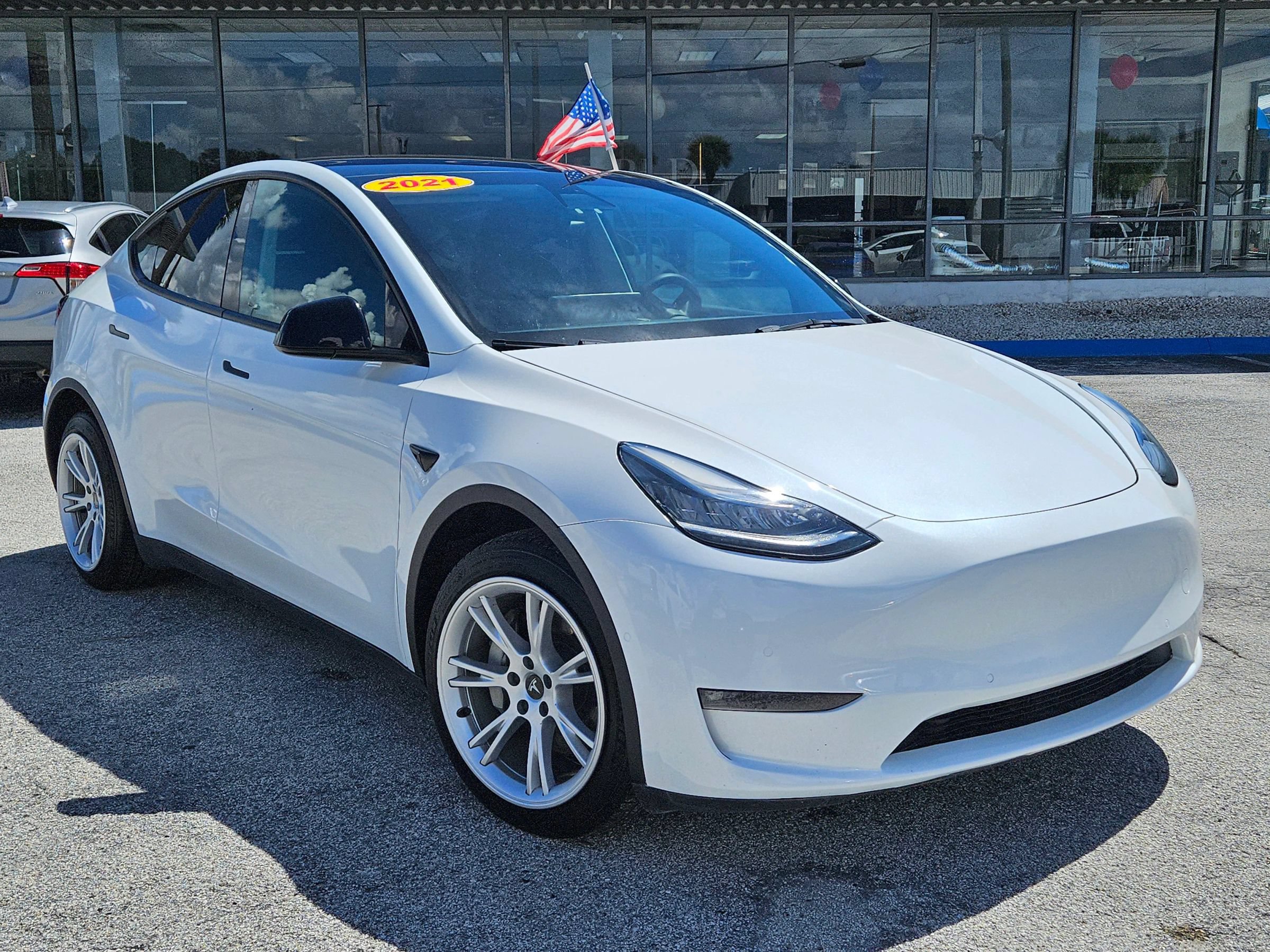 Used 2021 Tesla Model Y Long Range AWD/4WD image 2