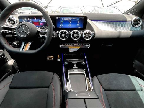 New 2025 Mercedes-Benz GLA 250 image 8