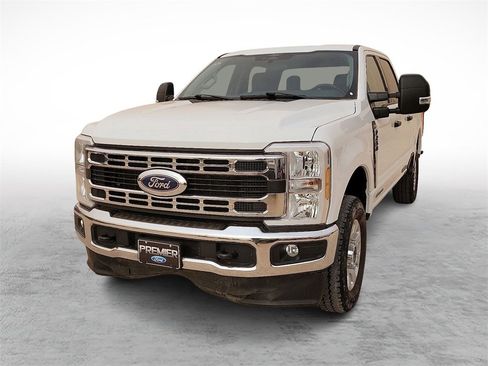 Used 2024 Ford F250 XLT w/ FX4 Off-Road Package image 4