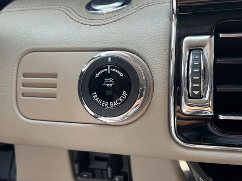 Used 2022 Lincoln Navigator Reserve RWD image 20