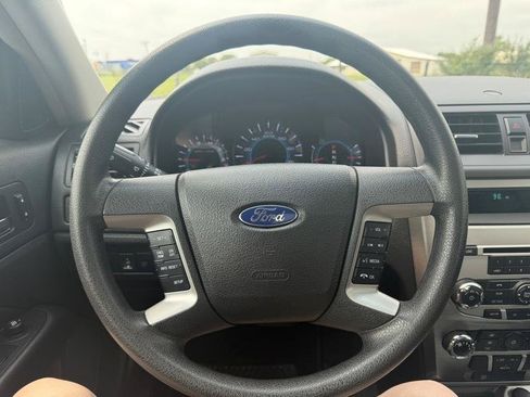 Used 2012 Ford Fusion SE FWD image 2