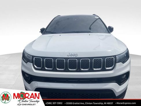 Used 2023 Jeep Compass Limited AWD/4WD image 2