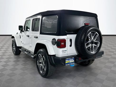 Used 2024 Jeep Wrangler Unlimited w/ Convenience Group AWD/4WD image 5