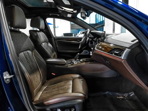 Used 2019 BMW M550i xDrive image 38