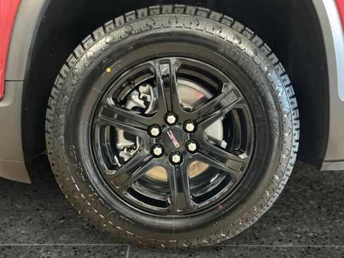 Used 2022 GMC Acadia AT4 w/ Preferred Package AWD/4WD image 14