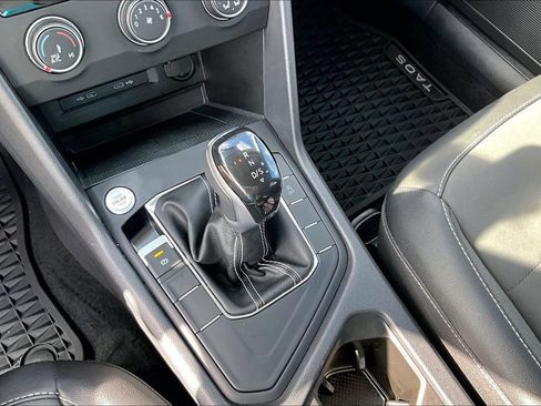 Certified 2022 Volkswagen Taos SE image 28