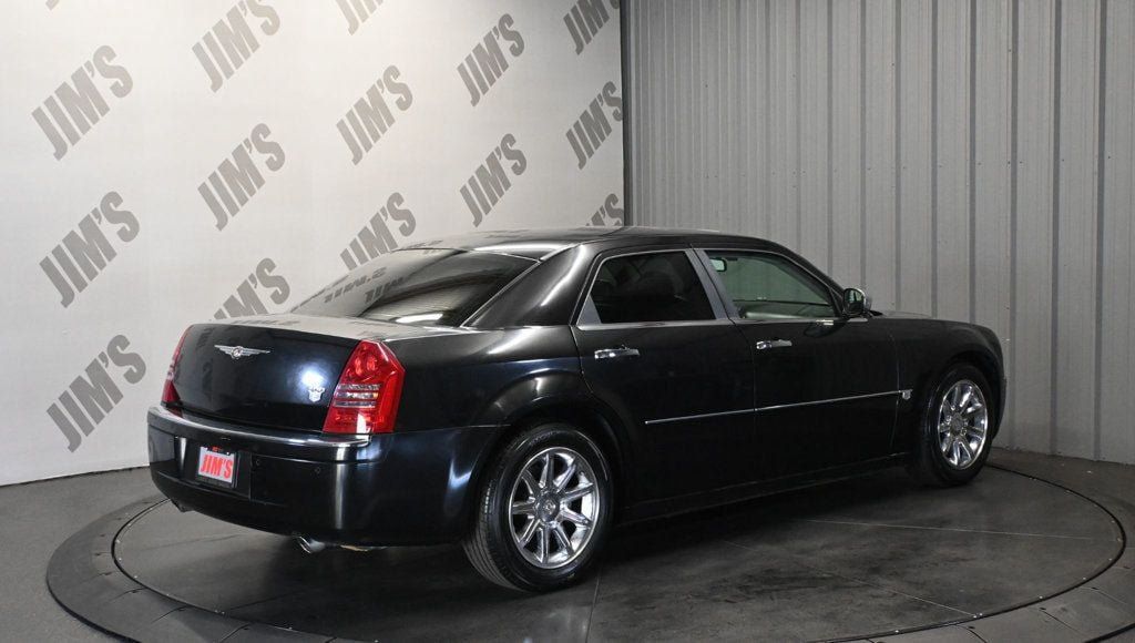 Used 2006 Chrysler 300 C w/ Protection Group II RWD image 5