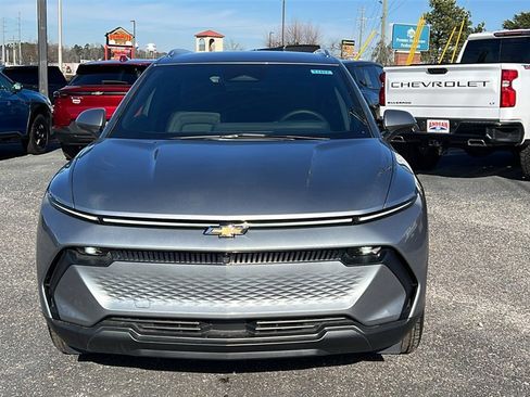 New 2026 Chevrolet Equinox EV LT image 2