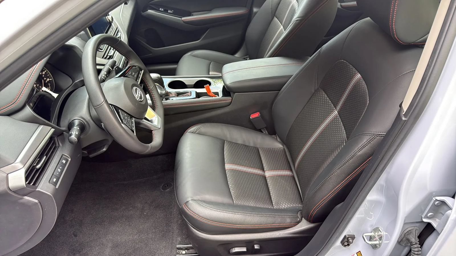 Used 2025 Nissan Altima 2.5 SR FWD image 13