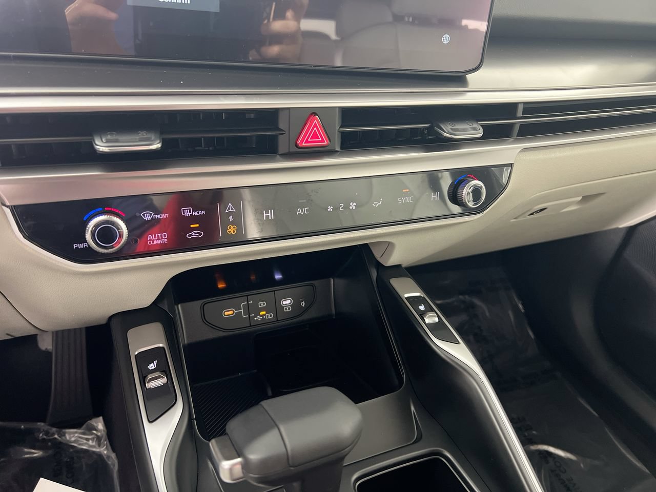 New 2026 Kia Sorento S w/ S Panoramic Sunroof Package FWD image 25