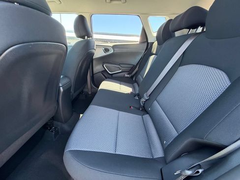 Used 2025 Kia Soul LX w/ LX Technology Package FWD image 23