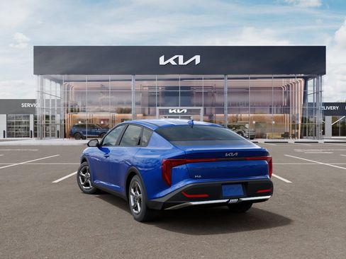 New 2026 Kia K4 LXS FWD image 4