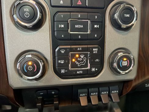 Used 2013 Ford F350 Lariat w/ Lariat Ultimate Pkg image 12