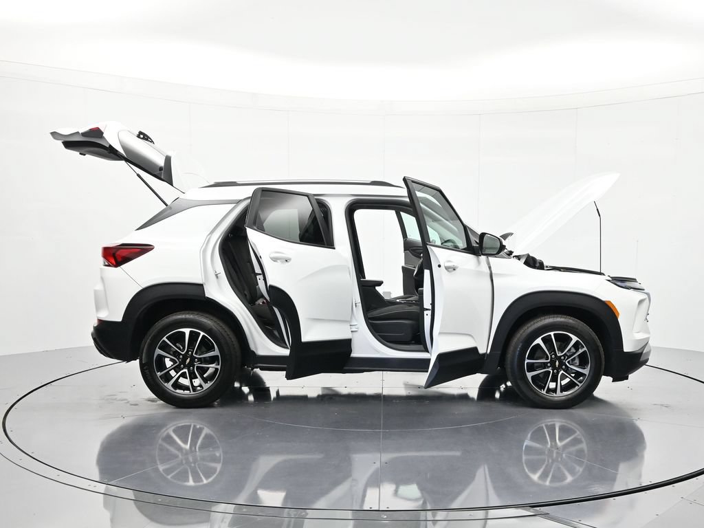 Used 2025 Chevrolet TrailBlazer LT FWD image 46