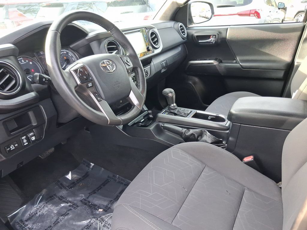 Used 2017 Toyota Tacoma TRD Sport w/ Tow Package RWD image 14