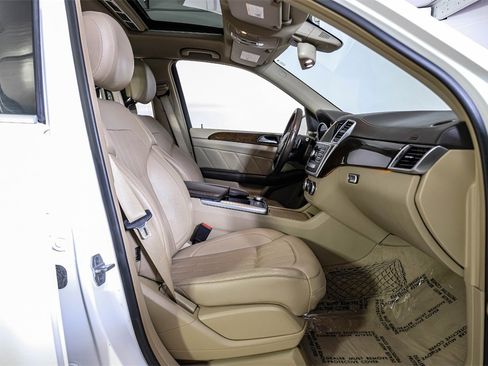 Used 2015 Mercedes-Benz GL 320 BlueTEC 4MATIC image 38