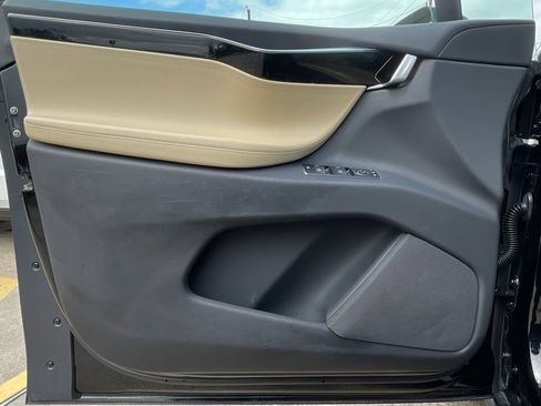 Used 2016 Tesla Model X 75D image 36