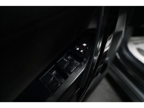 Used 2017 Toyota Corolla iM image 16