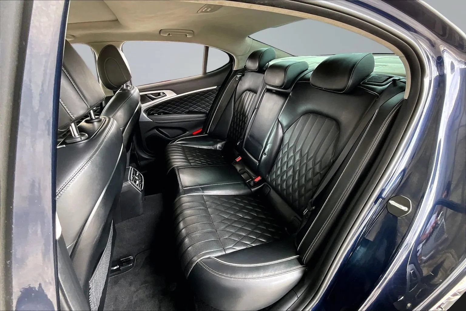 Used 2021 Genesis G70 2.0T w/ Prestige Package AWD/4WD image 19