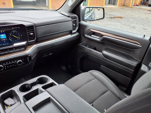 Used 2024 Chevrolet Silverado 1500 LT image 12