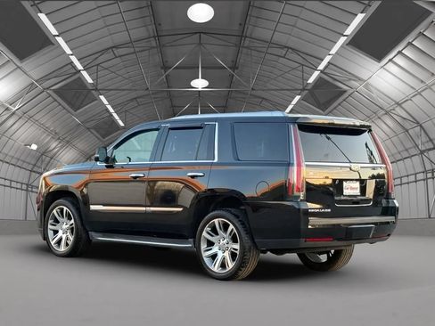 Used 2016 Cadillac Escalade Luxury AWD/4WD image 4