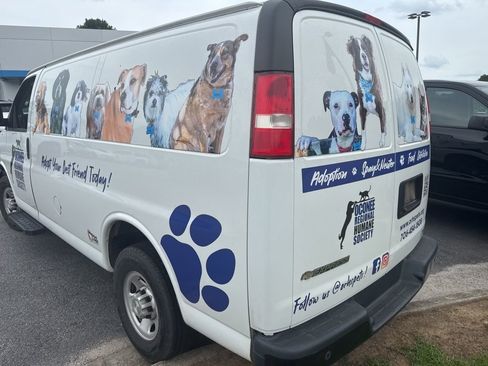 Used 2019 Chevrolet Express 2500 RWD image 11
