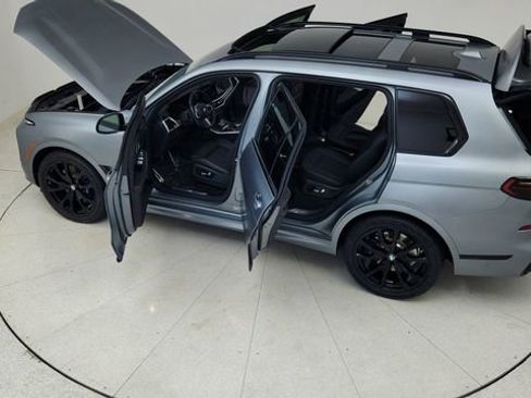 Used 2024 BMW X7 xDrive40i w/ M Sport Package image 90