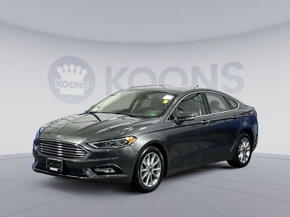 Used 2017 Ford Fusion SE w/ Fusion SE Technology Package
