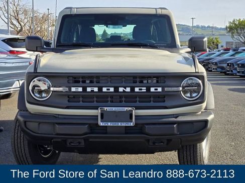 New 2025 Ford Bronco 4-Door image 4